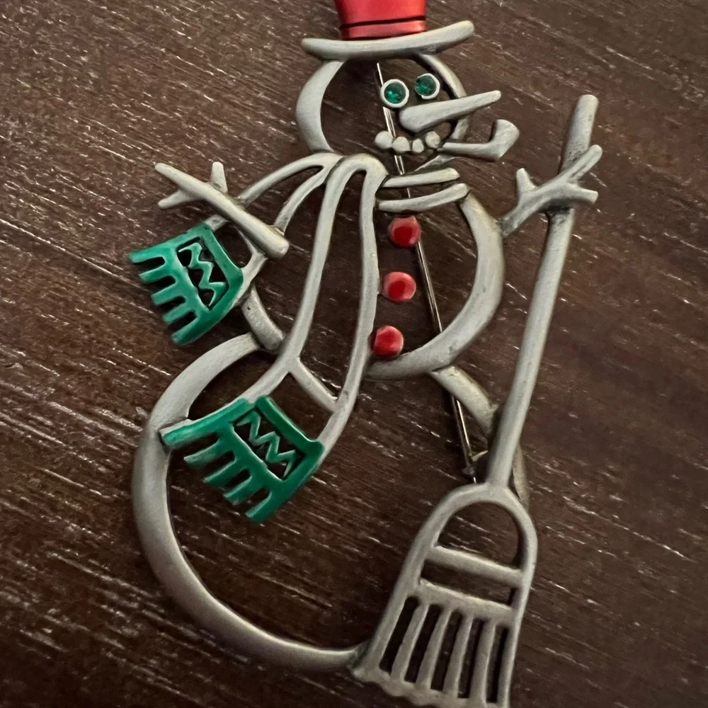 Artistic JJ Silver Tone Winter Themed Snowman Brooch with Green & Red Accents. - Picture 2 of 6